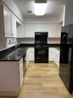 Charming 3BR/3BA Townhouse in Savannah, Available Now!