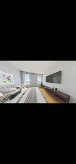 A CHARMING TOWNHOUSE 1 BLOCK TO TRAIN MINUTES TO WTC