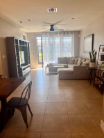 Great Location! 4br Townhome in Naples