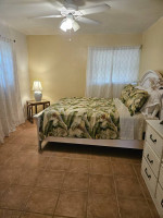 Cozy, Clean, Private, Furnished 1/1 Walk to Eat and Shop