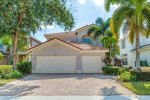 STUNNING 5 BED ! 3 BATH ! LAKE VIEWS ! YARD ! PETS OK ! BALCONY !GYM !