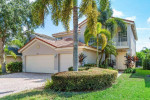 STUNNING 5 BED ! 3 BATH ! LAKE VIEWS ! YARD ! PETS OK ! BALCONY !GYM !