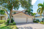 STUNNING 5 BED ! 3 BATH ! LAKE VIEWS ! YARD ! PETS OK ! BALCONY !GYM !