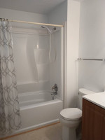 Two bedrooms for Spring sublease in a Hethwood townhouse