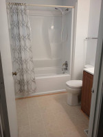Two bedrooms for Spring sublease in a Hethwood townhouse
