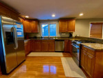 BEAUTIFUL, MODERN, SPACIOUS TOWNHOUSE! CONVENIENT TO EVERYTHING!