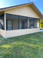 3/2 house 1/4acre porch