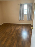 4 or 5 bedrooms - great location close to University of Maryland