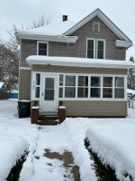 *// COZY, CONVENIENT, AND CLEAN 1-Bedroom Upstairs Apartment!!!