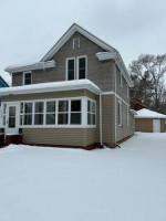 *// COZY, CONVENIENT, AND CLEAN 1-Bedroom Upstairs Apartment!!!