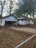 Winnsboro house 2 bedroom large den kitchen $1,000