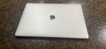 Macbook pro touch bar 15.4 inch i7 16 gb ram 256 ssd