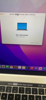 Macbook pro touch bar 15.4 inch i7 16 gb ram 256 ssd