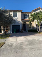 ✔Beautiful Townhome with Lake View