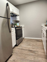 Renovated 2 bedroom 1 & a half bath TOWNHOME!