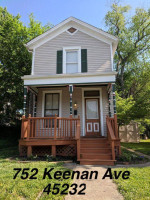 Large House, private yard, central heat / cooling