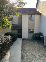 Townhouse next to Ravenel Bridge