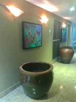 comes with kitchen & waiting area, sink,salon,lawyer,.. Not shared