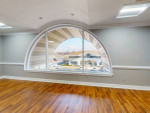 Lease Luxury: Sterling 1800 SF Med Office, Hardwood & Sinks!