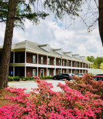 AVAIL 4/1/24 >>> 1-Room  Office w/Free Conf. Rm. (AUTO BROKER ZONED)