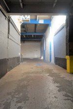 LIC Court Square/ Flex Retail/Warehouse / High Ceilings/ Main Road