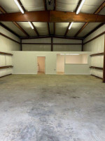 SHOP WAREHOUSE FOR LEASE
