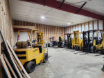 CAR DEALERSHIP WITH PARKING FOR RENT OPPORTUNITY KNOCKING!!!