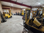 CAR DEALERSHIP WITH PARKING FOR RENT OPPORTUNITY KNOCKING!!!