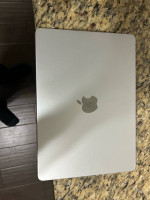 MacBook Air (M2, 2022)
