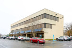HAIR SALON SPACE AVAILABLE FOR LEASE ***TURNKEY W/ SHAMPOO BOWLS***