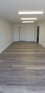MECHANIC SHOP WITH RECEPTION AREA & SEVEN OVERHEAD DOORS FOR LEASE