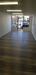 MECHANIC SHOP WITH RECEPTION AREA & SEVEN OVERHEAD DOORS FOR LEASE