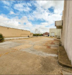 First 2 months rent free Commercial building avaible