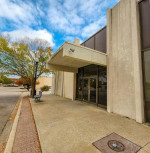 First 2 months rent free Commercial building avaible