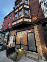 PRIME 1ST FLOOR COMMERCIAL SPACE IN QUEEN VILLAGE!
