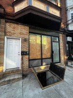 PRIME 1ST FLOOR COMMERCIAL SPACE IN QUEEN VILLAGE!