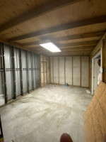 LOCATION, LOCATION, LOCATION!Warehouse w/without Office Great Location