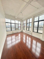 BEAUTIFUL ARTIST LOFT/OFFICE WITH LARGE WINDOWS WITH MANHATTAN VIEWS