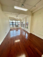 BEAUTIFUL ARTIST LOFT/OFFICE WITH LARGE WINDOWS WITH MANHATTAN VIEWS