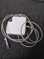 Apple MacBook 85 watt MagSafe AC adapter