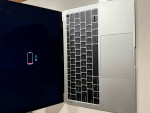 Apple Macbook Air 13' + CalDigit docking station