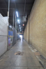 Warehouse With 2 Loading Docks, Heavy Power, High Ceilingss Dividable