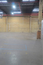 Warehouse With 2 Loading Docks, Heavy Power, High Ceilingss Dividable
