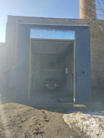 Tall door Workshop Garage or Storage Space $560/Month FREE WIFI