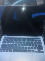 MacBook pro 2022 13.3 in touch bar