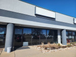 Retail Space - Aurora - Faces Airport Boulevard - Busy!
