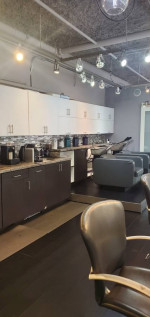 8 chair salon for rent