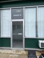 Warehouse/Office/Contractor/Studio-GREAT LOCATION!-AVAILABLE MARCH 1ST