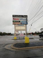 8750ft2 - Free Rent on Large Center at Broadway Plaza