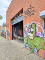 ***Mint Condition Warehouse, 20 Ft Ceilings***Yard Space**Hard to Find
